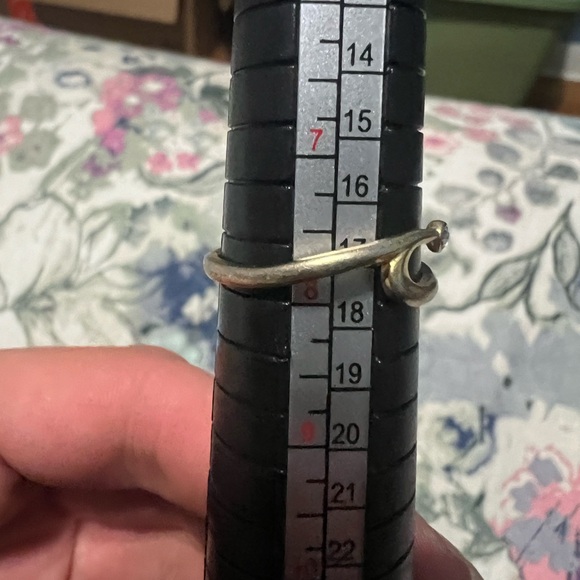 Avon Gold-Tone Ring with Crystal Accent - Picture 3 of 4